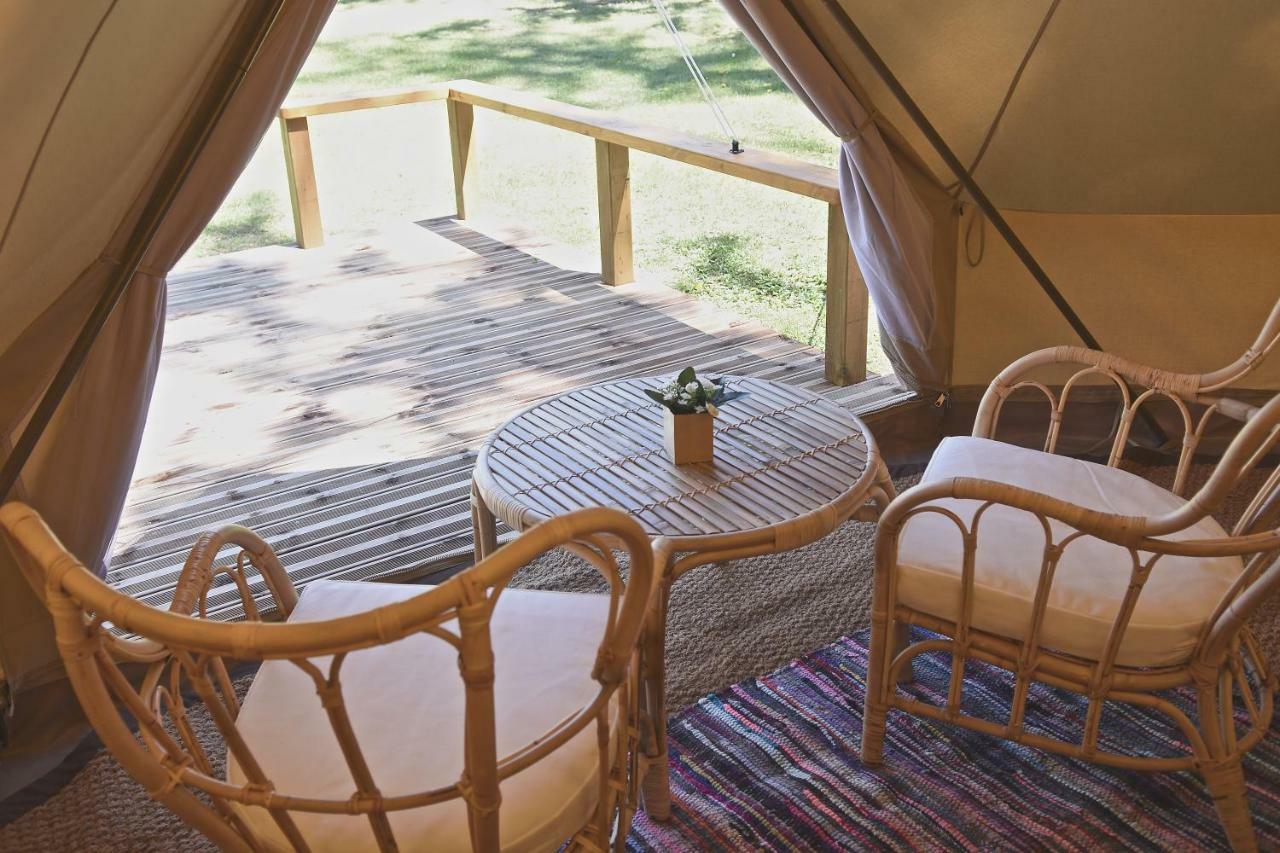 Campismo de Luxo Glamping At La Source Saint-Pierre-d'Argencon