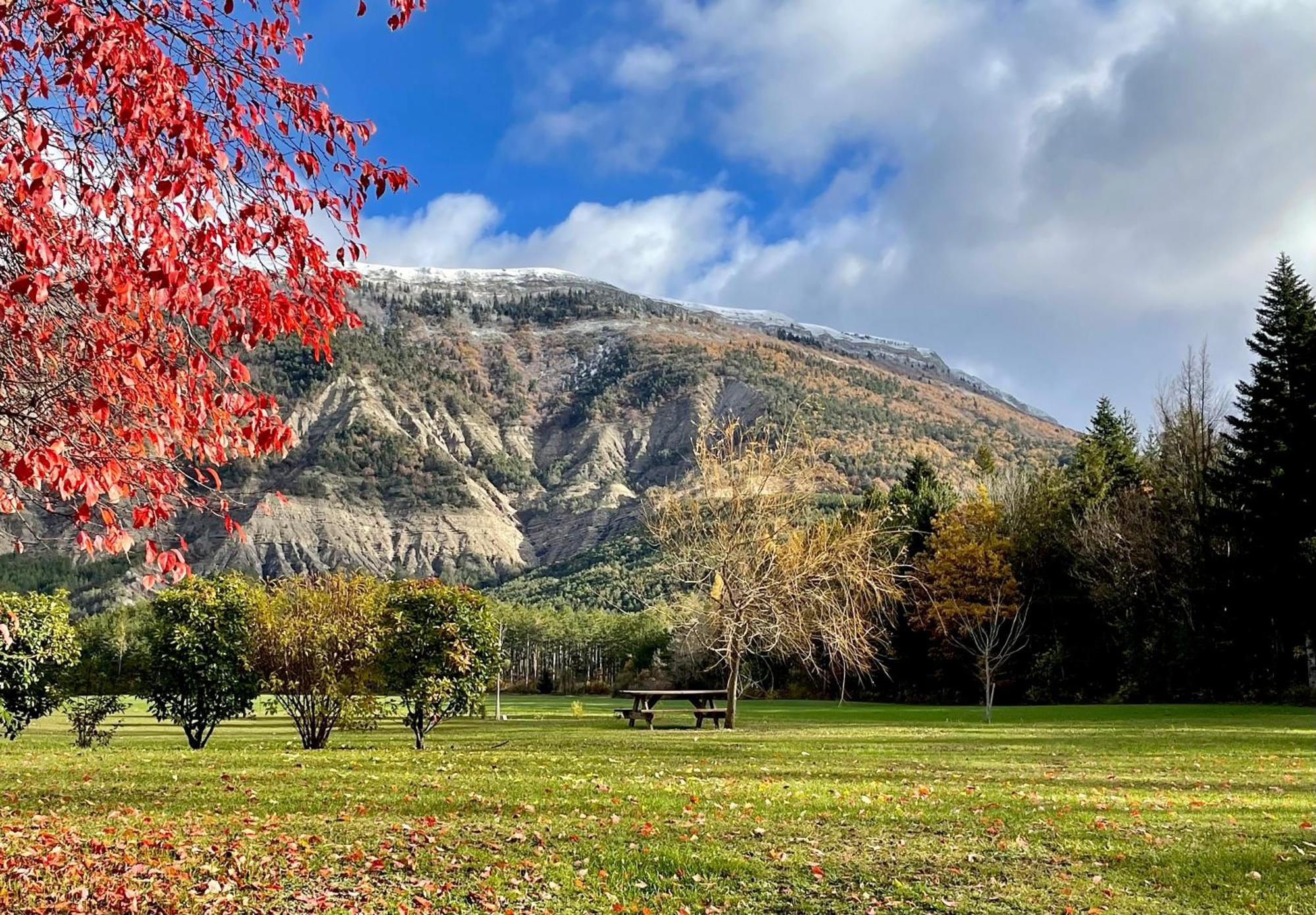 Glamping At La Source Tente de luxe Saint-Pierre-d'Argencon